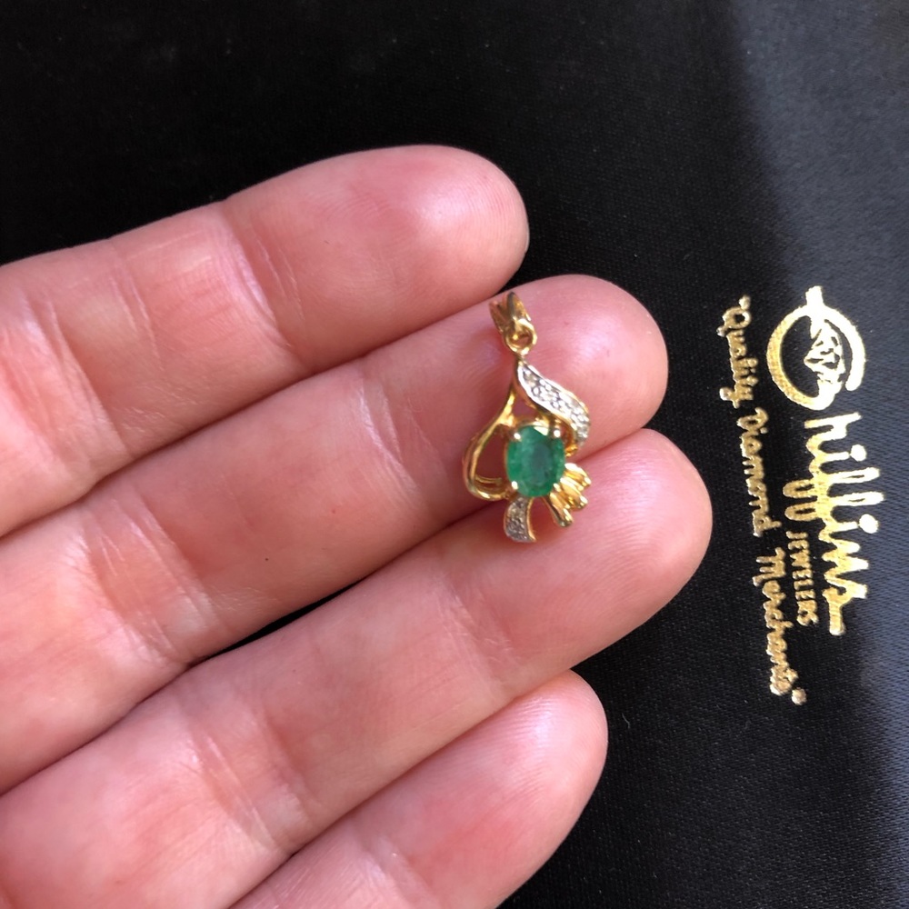14k gold emerald pendant 🌷🌷🌷 - Picture 2 of 5